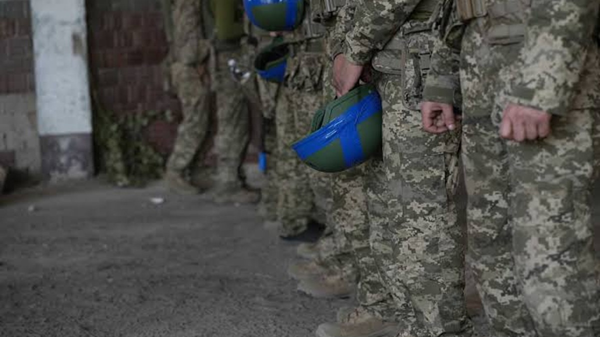 Нові підстави для звільнення, відпустки та переведення: для деяких військових розширили гарантії