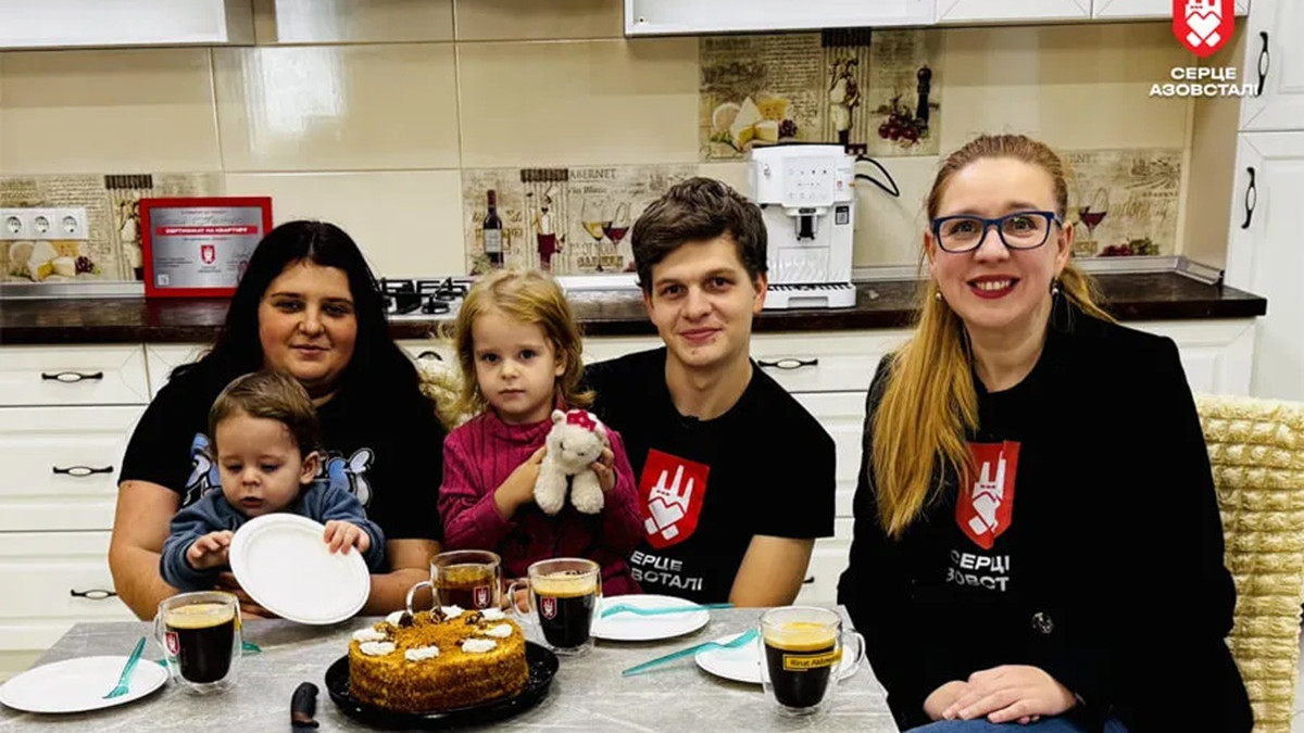 Родина Чопей нарешті повертається додому: захисник Маріуполя отримав квартиру за програмою 