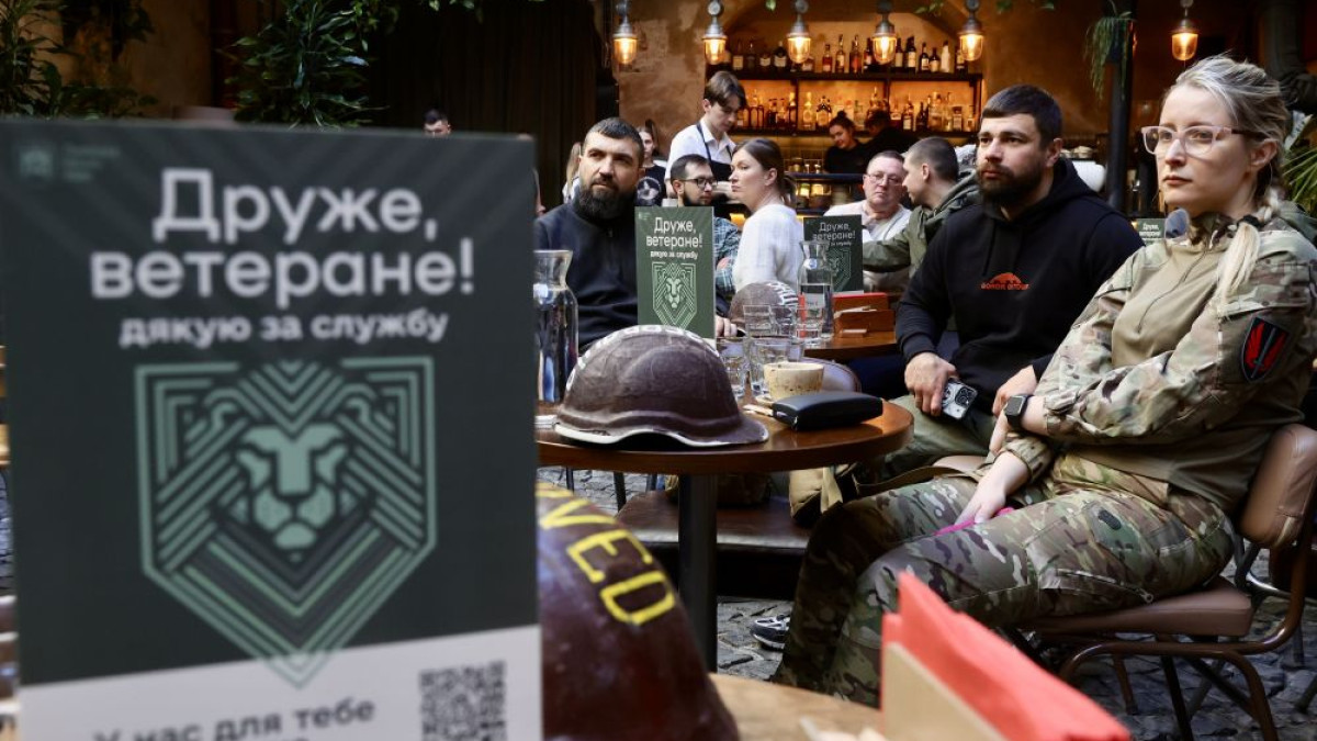 Від безкоштовної кави до пільг на житло – у Львові діє програма знижок для ветеранів
