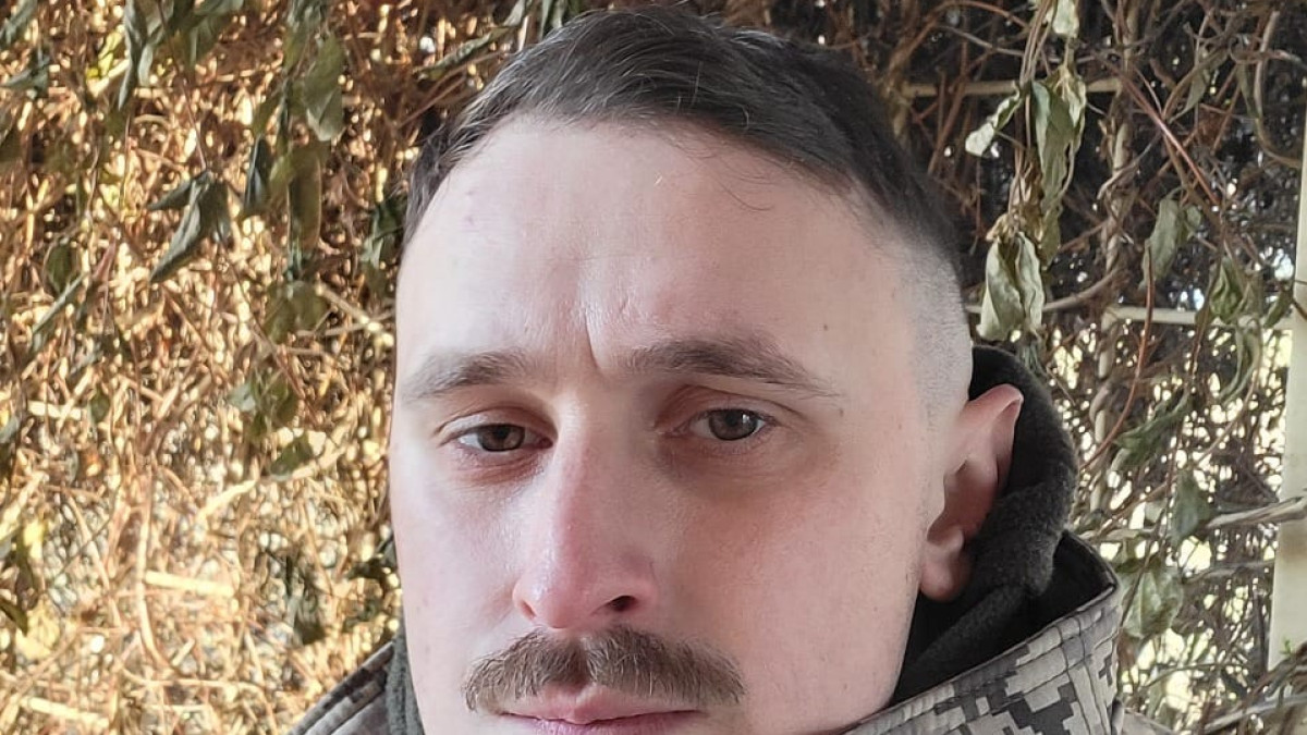 Художник, сапер, кар’єрний консультант – як після 32 операцій ветеран із Чернівців допомагає іншим знайти себе