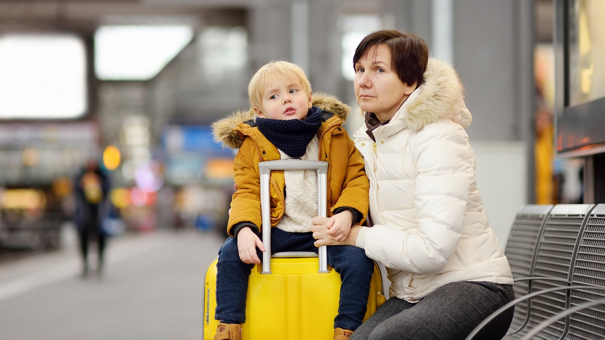 Виїзд дітей за кордон під час воєнного стану – які документи потрібні