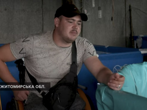 Вирощує тисячі осетрів, форелей та креветок: як ветеран розвиває рибний бізнес на Житомирщині