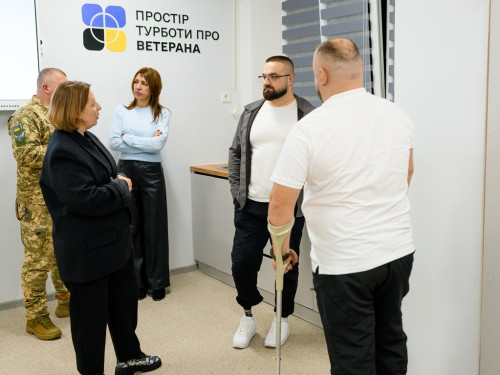 Простори турботи про ветеранів відкрили ще в двох регіонах – які послуги надаватимуть