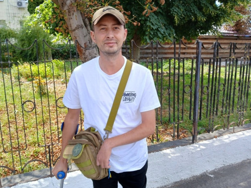 Чотири роки з уламком у голові: ветеран Олег Прус навчився ходити заново після важкого поранення