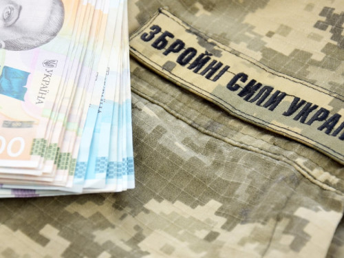 Матеріальна допомога військовим – хто у 2025 році має право на виплати