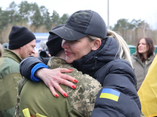 Лікування, психологічна допомога та реабілітація: як відновлюються військові після полону