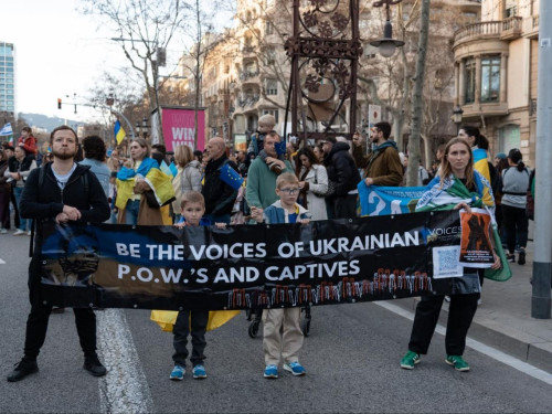 Діаспора має допомагати: як рідні українських полонених шукають підтримки за кордоном