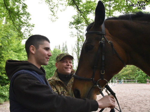 У Києві ветеранів запрошують на заняття з верхової їзди – як записатися