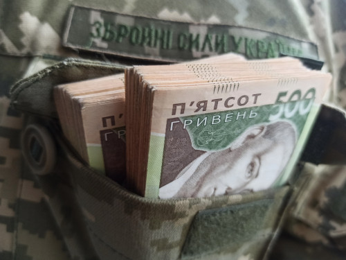 Одноразова виплата при першому контракті: як отримати військовим і що потрібно знати