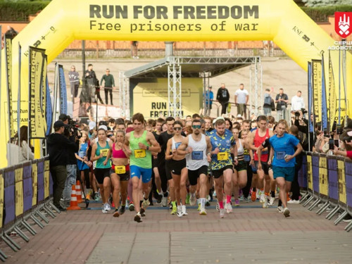 Run for Freedom: захисники Маріуполя з родинами  долучилися до забігу за визволення полонених