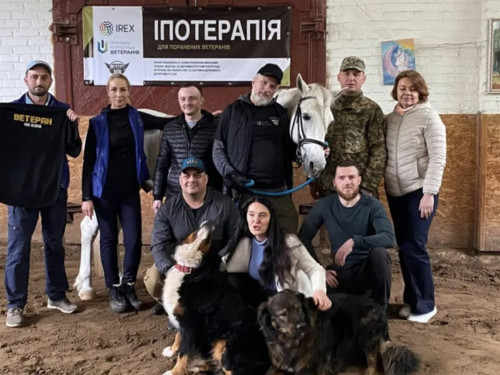 Ветеранів та військових запрошують пройти курс іпотерапії: як записатися