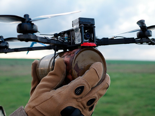 Ветеранів у Києві навчатимуть пайці та збірці FPV-дронів – як долучитися