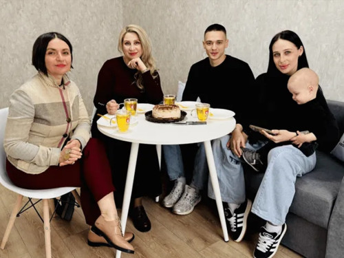Пережив важке поранення, полон та повернувся на службу: оборонець Маріуполя Олександр Нестеренко отримав власну квартиру