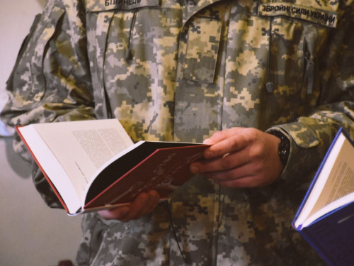 «Книги-свідки» - у Києві проходить виставка видань військових та ветеранів