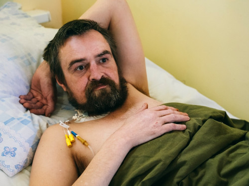 22 доби з турнікетом та евакуація на возику: у Харкові відновлюється захисник після втрати ноги