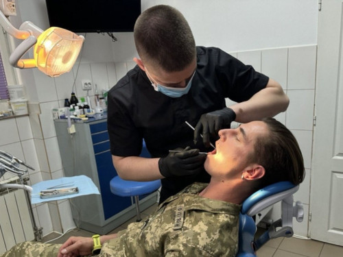 Не тільки протезування – ветеранам надаватимуть кошти на різні стоматологічні послуги