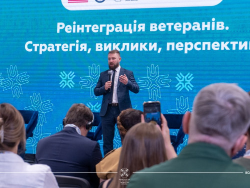 В Україні пройшов форум про виклики щодо реінтеграції ветеранів та ветеранок  – подробиці