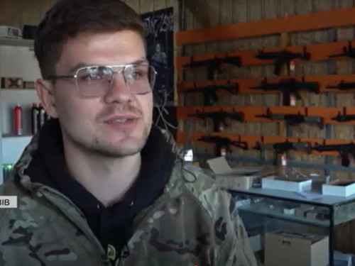 Відкрив страйкбольний клуб, чекаючи на побратима з полону: історія ветерана Максима 