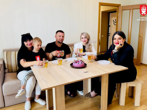 Важкі бої, травми та 20 місяців полону: захисник Маріуполя Сергій Золотарьов отримав квартиру від 