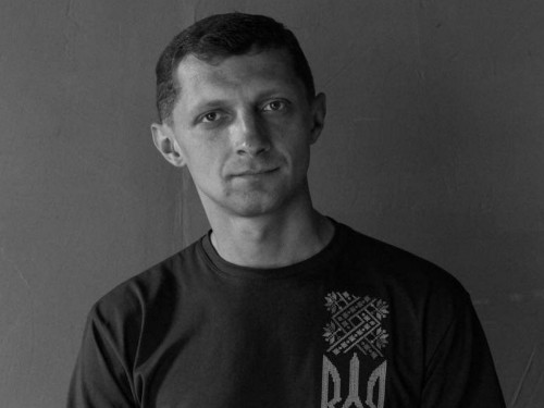 «Не хотів передати сину війну у спадок» – після ампутації ноги Євгеній Шваб опановує психологію та виступає на подіумі