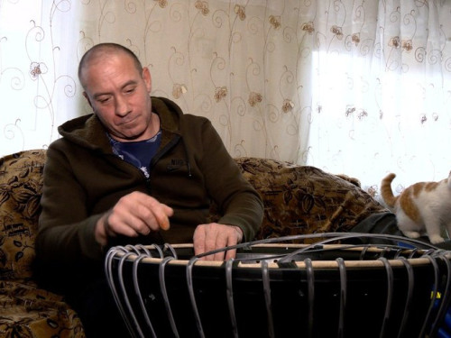 Корзини та кашпо – після втрати ноги ветеран відкрив власну справу з плетіння декоративних виробів