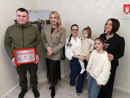 Захисник Маріуполя Юрій Клименко отримав квартиру від ГО 