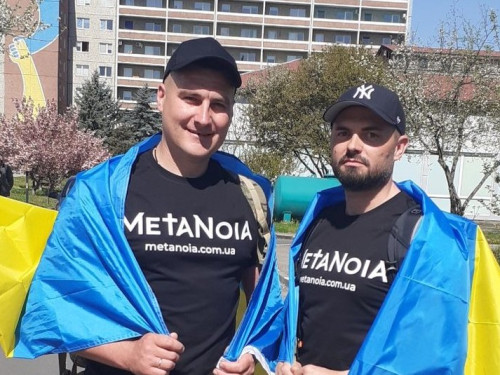 Шлях до відновлення: ветеран та волонтер пройдуть 1000 кілометрів, аби збудувати центр реабілітації