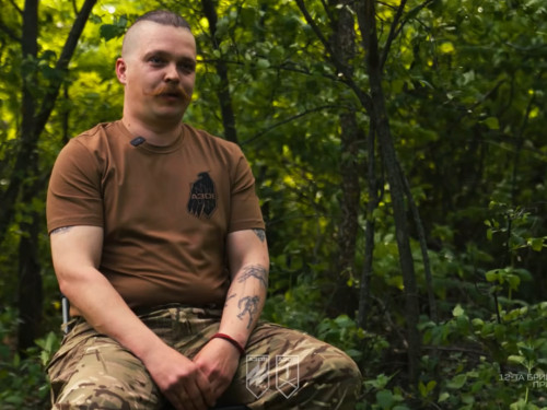 Бійці «Азову» допомогли евакуювати трьох цивільних, серед яких 100-річна бабуся