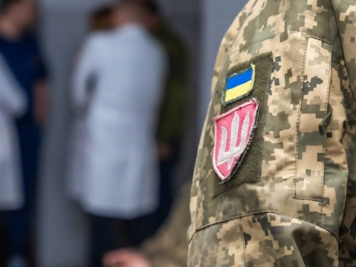 Репродуктологія та стоматологія для захисників: уряд затвердив порядок використання коштів