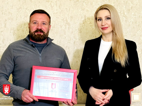 Повернувся в Україну, щоб захищати Маріуполь: оборонець Едуард Кальмушевський став власником квартири за програмою 