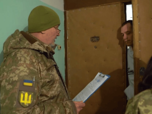 Чи має право ТЦК заходити у двір чи оселю – роз’яснення адвоката