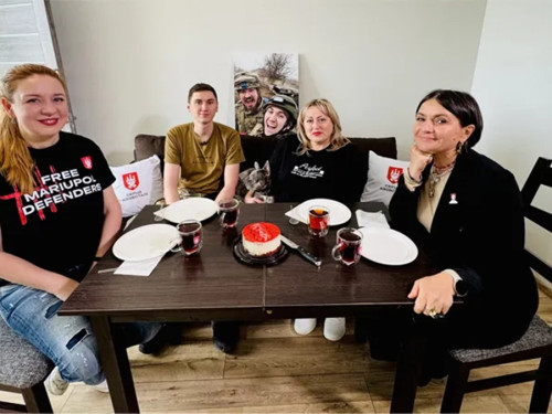 Пройшов важкі бої, втрату брата та полон: захисник Маріуполя Микита Шастун отримав квартиру від 
