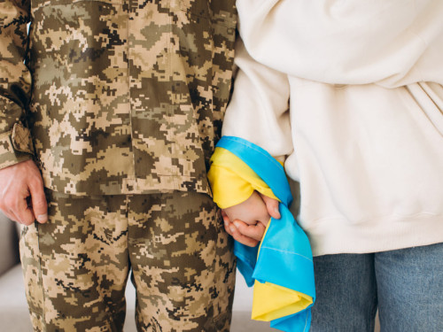 Veteran Hub відкриває групи підтримки для коханих військових у Києві та Вінниці – як долучитися