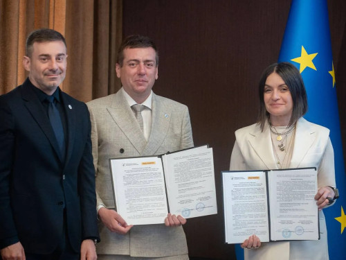 Фонд Ріната Ахметова та Офіс Омбудсмана розширюють співпрацю: сторони підписали меморандум